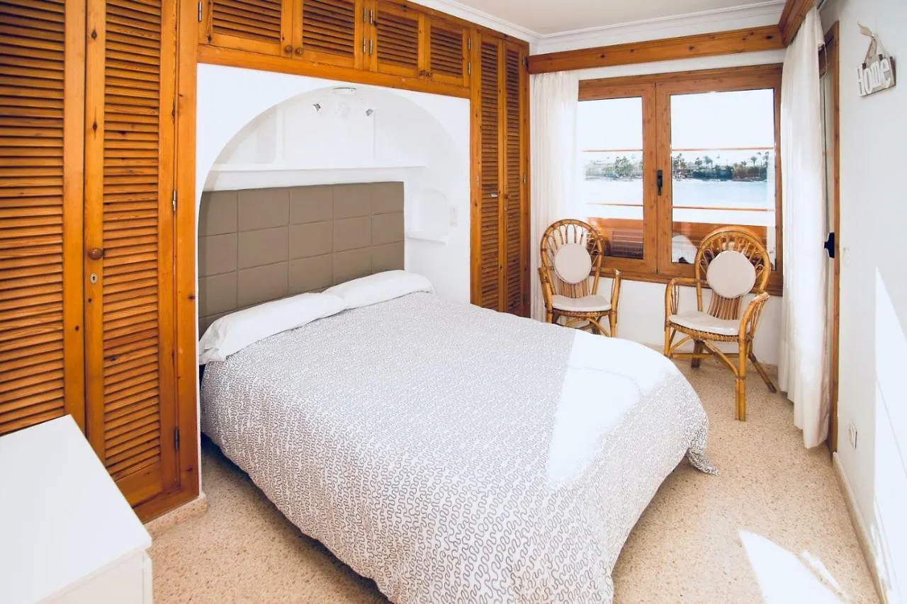 פורט ד'אלקודיה Beachfront Apartment